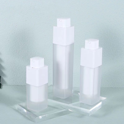 Fabriquer une bouteille sans air de 30 ml avec une capacité de couleur personnalisée pour les soins de la peau