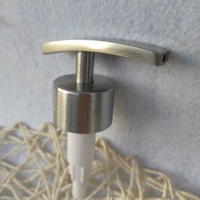 Pompes de lotion en plastique à filetage ultra-lissé à pression de soie avec impression UV pour les lotions liquides de soins de la peau