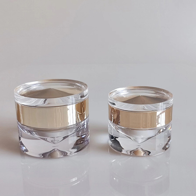 Des bouteilles d'emballage cosmétique acrylique vide 30ml 50ml 100ml et des bocaux 30g 50g