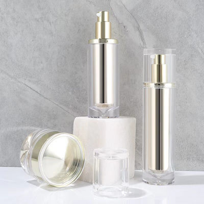 Vaporisateur à gâchette miniature en acrylique doré clair avec distributeur à pompe élégant et longueur de tube personnalisable pour emballage de soins de la peau
