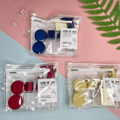 Type élégant 50ml + 40ml 7 pièces Set de bouteille de voyage utilisé pour les soins de la peau