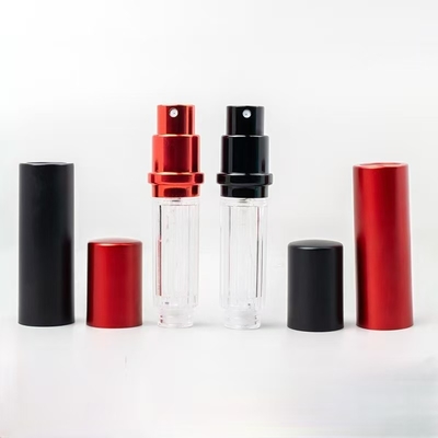 Un stylo ABS 5ml de luxe avec pompe à pulvérisation et couleurs personnalisées
