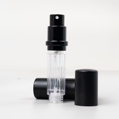 Un stylo ABS 5ml de luxe avec pompe à pulvérisation et couleurs personnalisées