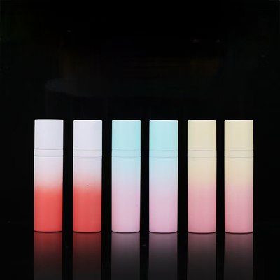 Un stylo à pulvérisation vide portable de 10 ml, 15 ml et 20 ml pour les parfums aux couleurs personnalisées avec dégradé