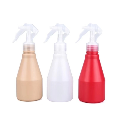 Application de bouteille en plastique de 50 ml dans le mini pulvérisateur à déclencheur