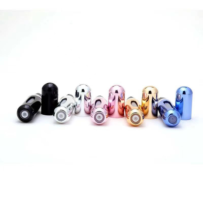 Un stylo de parfum en aluminium de luxe 5 ml 8 ml et 12 ml contenant du liquide vide