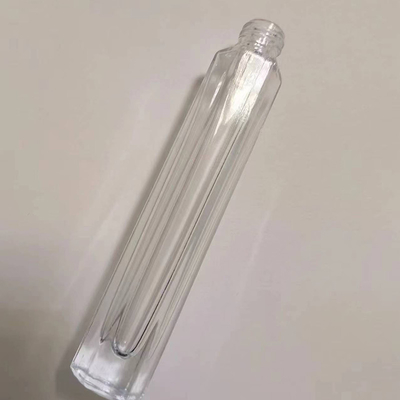 Bouteille de parfums en verre de 10 ml personnalisée avec pompe à pulvérisation et bouchon