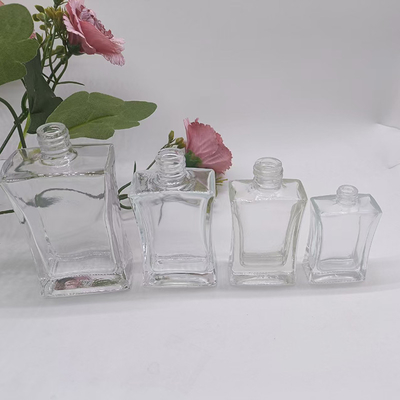 Bouteille en verre personnalisée de 20 ml, 30 ml et 50 ml avec pulvérisateur en aluminium et bouchon