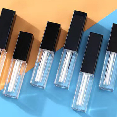 Tuyau de luxe à lèvres carré personnalisé en noir et transparent avec une capacité de 1,2 ml