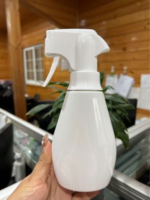 Flacon pulvérisateur à gâchette continue en matériau PP en gros avec couleur personnalisée et MOQ de 10000 pièces