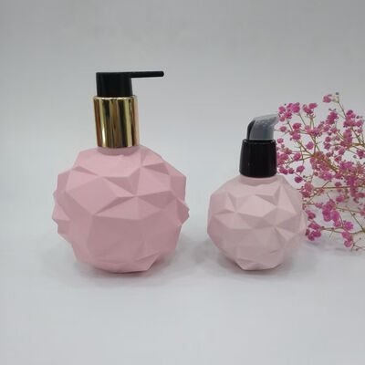 Bouteille de pulvérisateur cosmétique à coupe diamantée de 120/300 ml contenant une lotion pour soins de la peau en plastique alimentaire