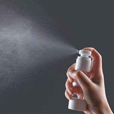 Bouteilles de pompe sans air en plastique de 15 ml 30 ml 50 ml avec pulvérisateur de brume fine sous vide et pompe à lotion