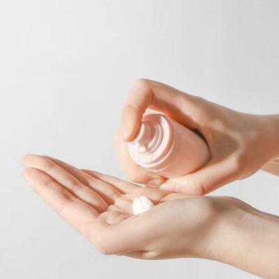 Ventes en gros de flacons airless inversés en plastique de 15 ml, 30 ml, 50 ml avec pulvérisateur / pompe à crème