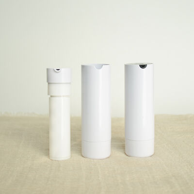 Bouteille de pompe sans air en plastique de 50 ml en gros avec pompe à lotion sous vide en ABS + PP et couleur personnalisée