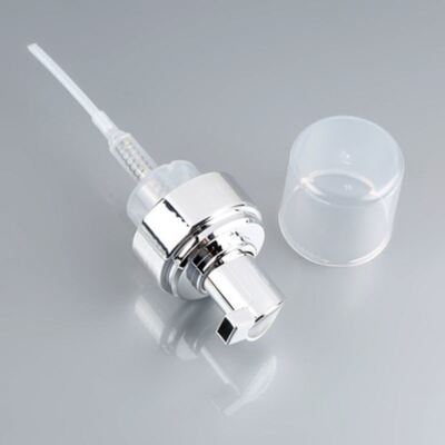 Dispensateur de pompe à mousse électroplatée à corps complet de 40 mm et 42 mm avec une production de mousse élevée pour les nettoyants faciaux haut de gamme