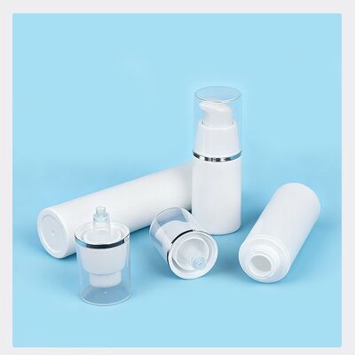 Bouteilles à pompe sans air en gros de 15 ml 30 ml 50 ml pour les soins de la peau avec personnalisation OEM ODM en PP de qualité alimentaire